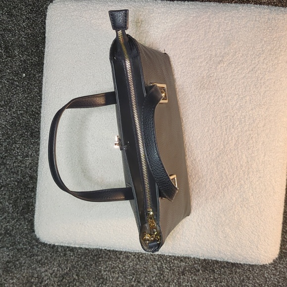 Aldo Black Faux Leather Handbag β Chic & Versatile Shoulder Bag - Picture 4 of 7